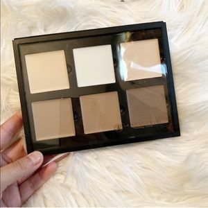 SOLD/Anastasia Beverly Hills Contour Kit